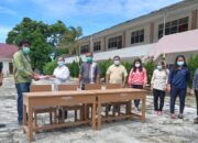 Bantuan Pengadaan Meja Kursi di SMK Swasta Parulian 4 Porsea oleh PT. Toba Pulp Lestari.