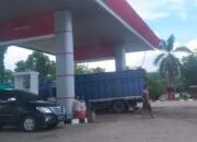 Pengendara Geram, SPBU Sungai Buluh Larang Kendaraan Roda Dua Isi Minyak Pertalite