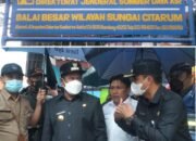 Bupati Bekasi dan Ketua DPRD Tinjau Tanah Longsor