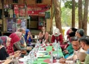 Ketua Deskranasda Zulva Fadhil Melaksanakan Rapat Di Wisata Teras Tembesu