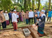 Hadir di Ponpes, Waka I DPRD Jaafar Melaksanakan Peletakan Batu Pertama