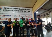 Safari Ramadhan Aliansi Ormas Bekasi Gandeng IWO Indonesia Bagikan Takjil Menjelang Buka Puasa