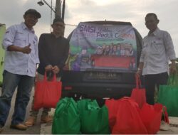 Jelang Idul Fitri, SMSI Kabupaten Bekasi Bagikan Parsel Untuk Pemulung dan Pengemis Jalanan