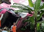 Na’as Bus Peziarah Terperosok ke Jurang