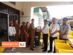 PT.TPL serahkan bantuan pendukung kebersihan kedinas lingkungan hidup dan kehutanan provinsi sumatera utara.