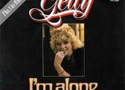 Fashionable Summer Accessories to Dress Up Your Travel Look