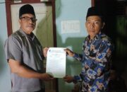 Bertekad Membangun Tanah Kelahiran, M. Jakpar Serahkan Berkas Pencalonan Kades Peninjauan